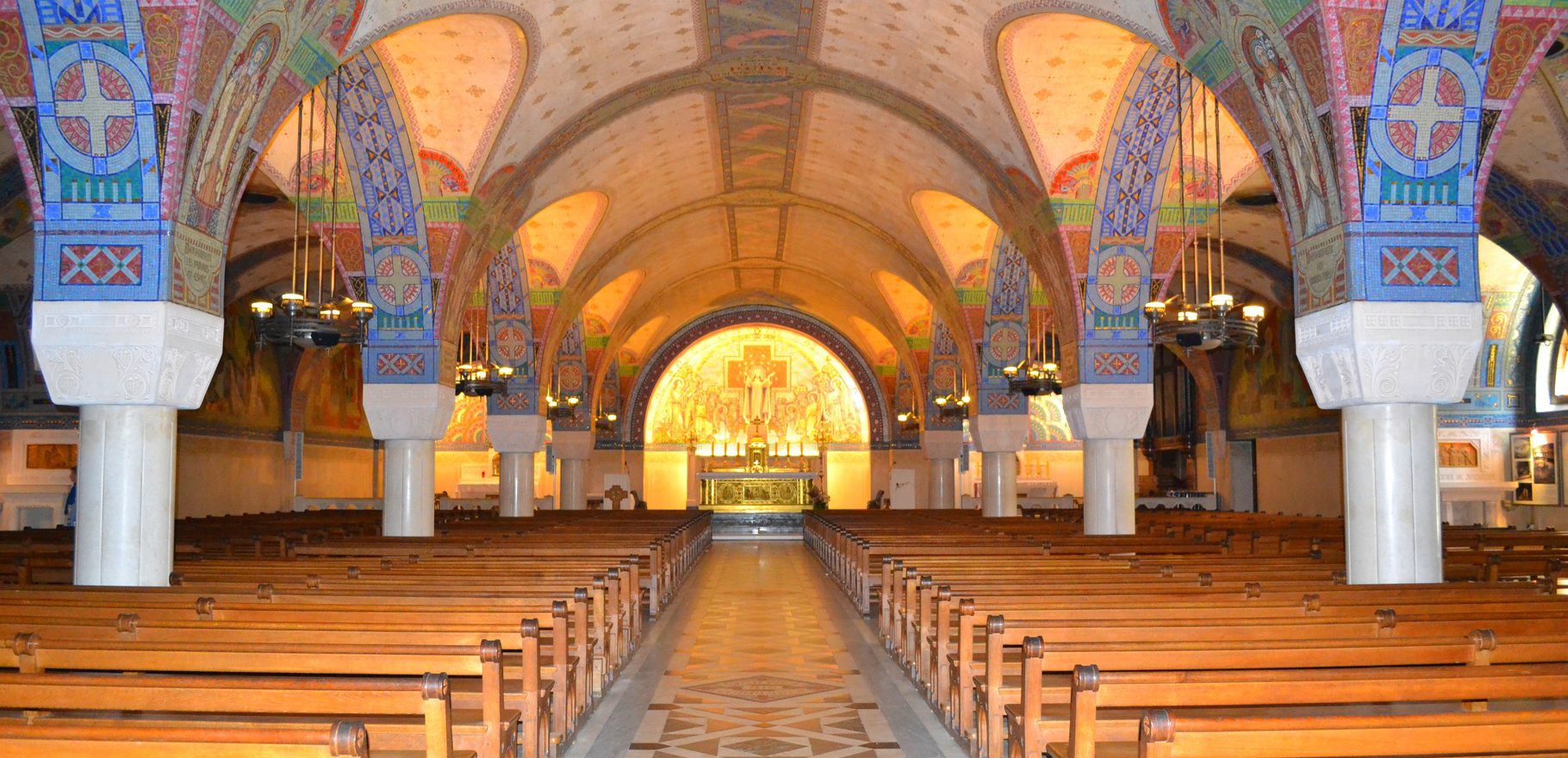 circuit_lisieux_Intérieur église