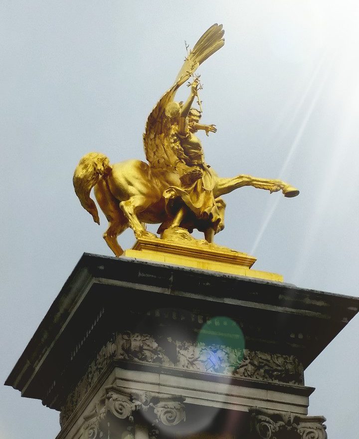 circuit_paris_Place des invalides statue